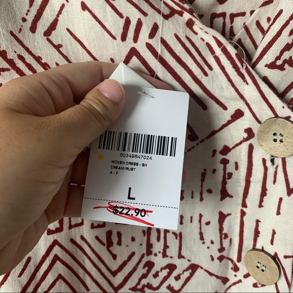 NWT Patterned Dress - Picture 3 of 9